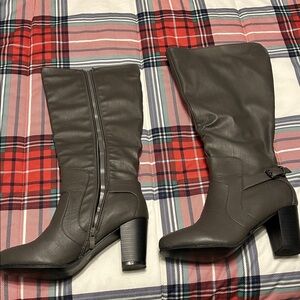 Journee Carver Women's Tall Boots Dark Gray Heeled Boots size 7.5